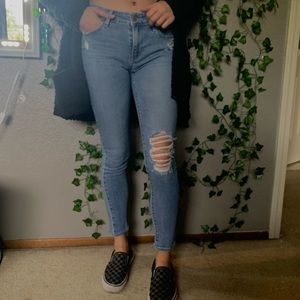 Cropped Levis Jeans